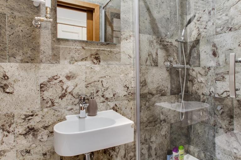 Luxury & Quiet Charming 2bds Near River - Nek2nd Apartment Prague