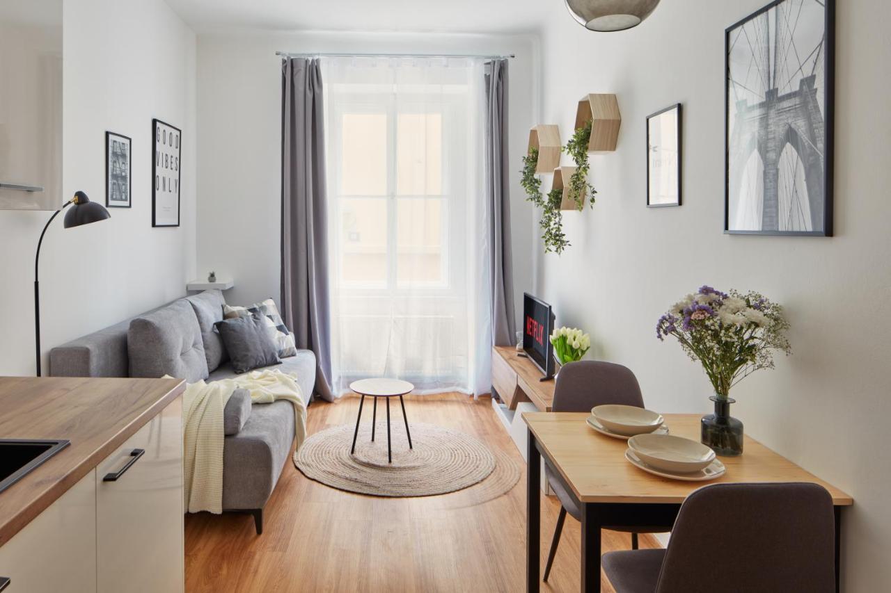 Days - Modern W Easy Access Apartment Prague