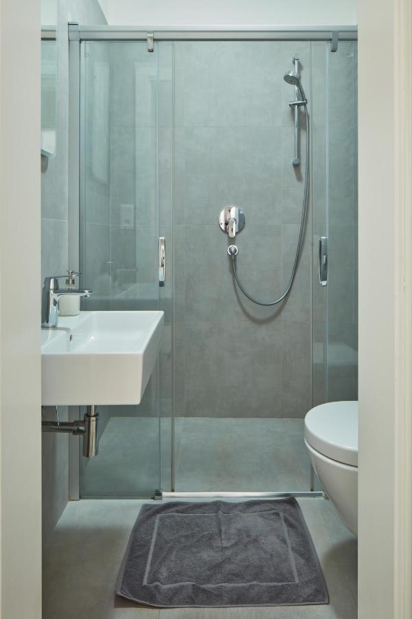 Minimalist In Lesser Town By Days Apartment Prague