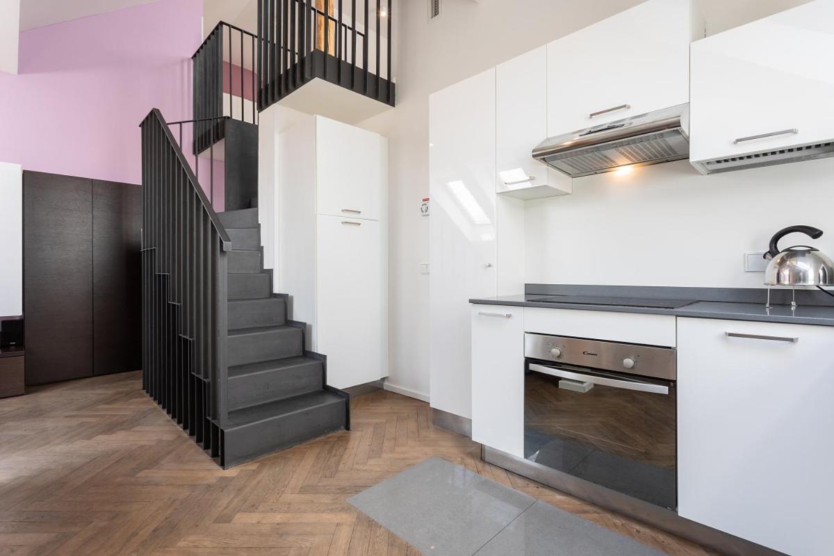Modern Close To River Apartment