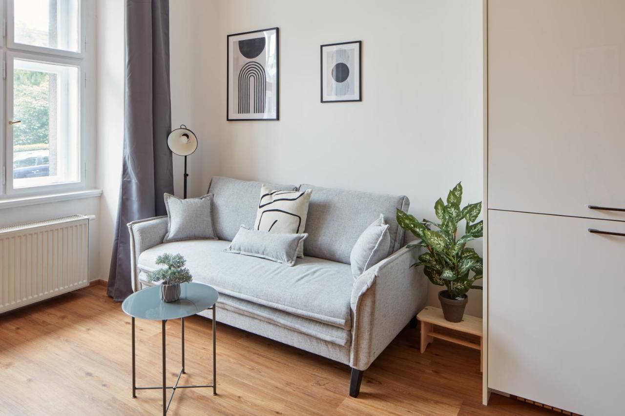 Days - Modern W Easy Access Apartment
