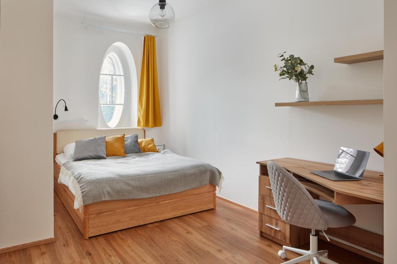 Days - Modern W Easy Access *