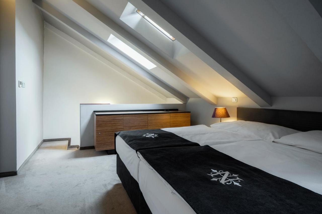 Hotel Noir 4*