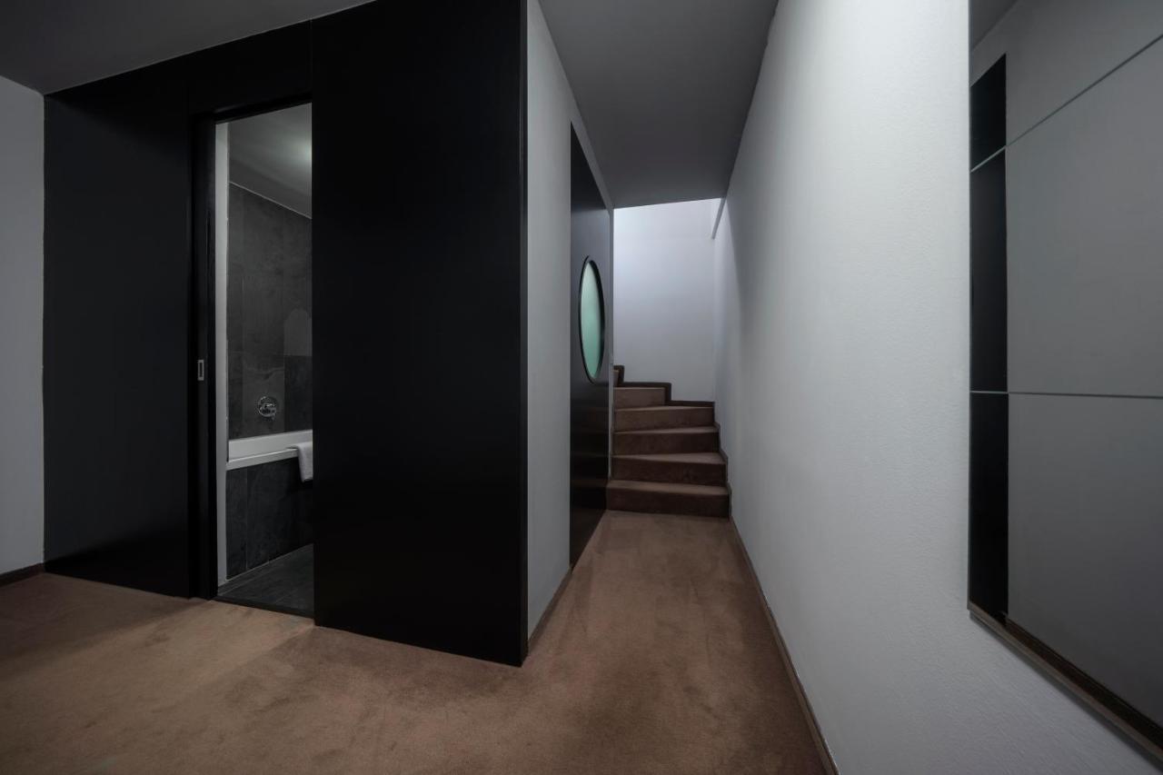 Noir Hotel