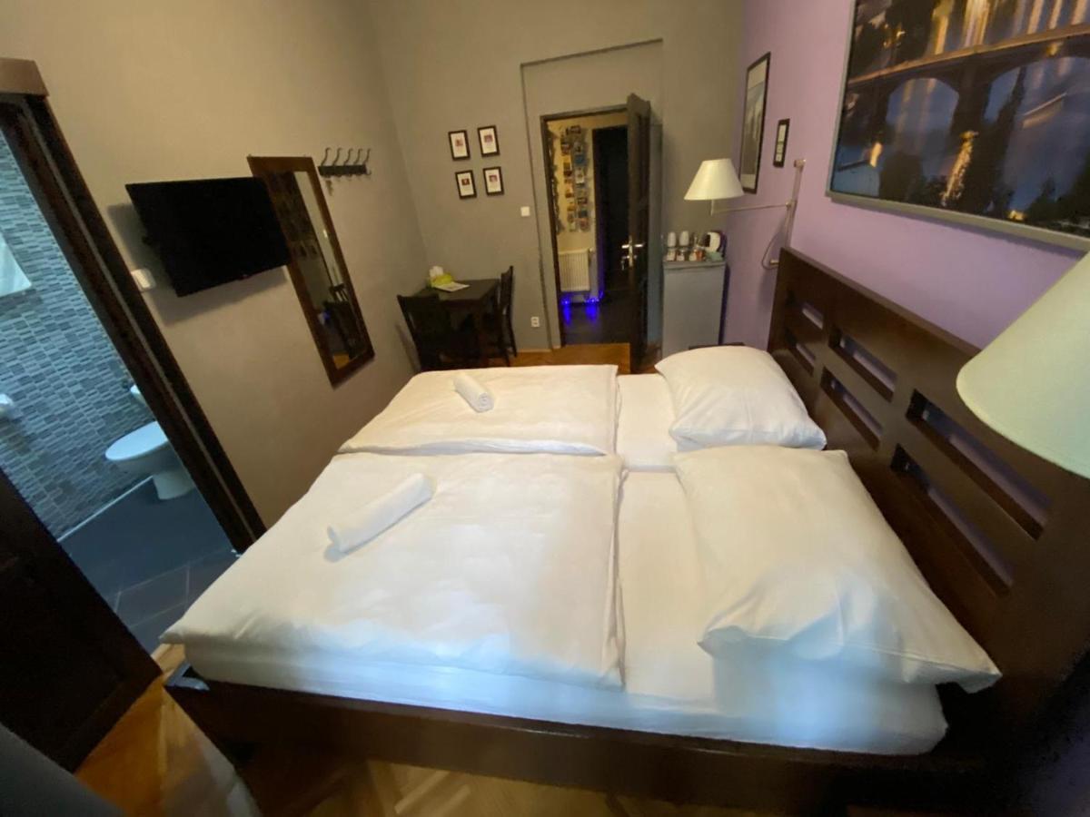 Central Station Studios 3*