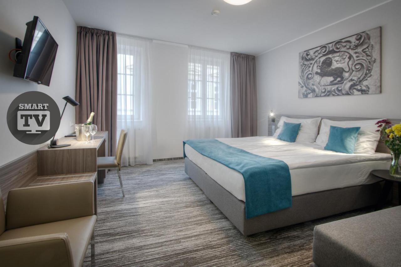 Pav Hotel 3*