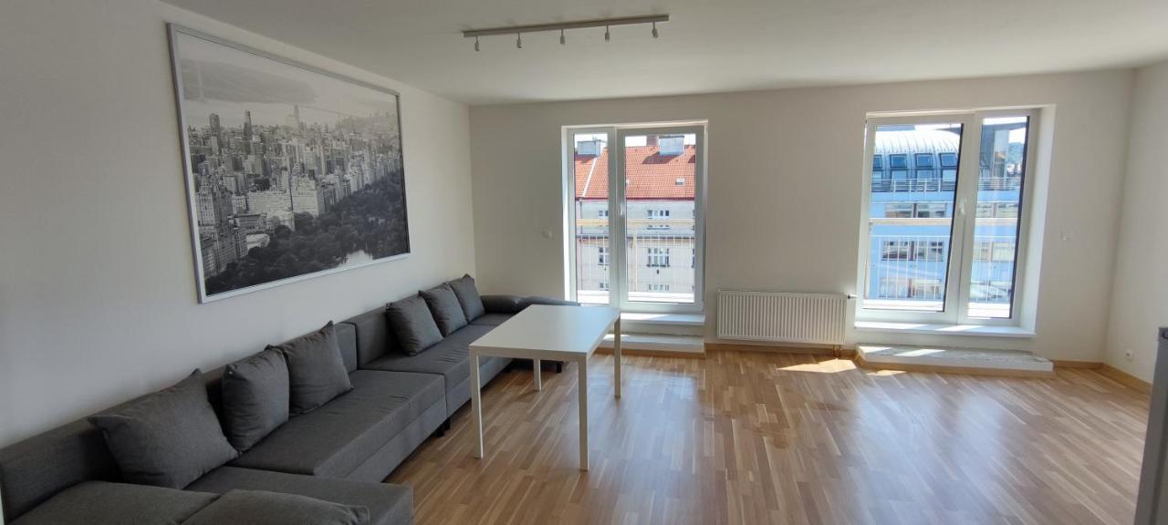 Penthouse # 81 With Panoramic View In Elite Rezidence With Free Parking * Prague