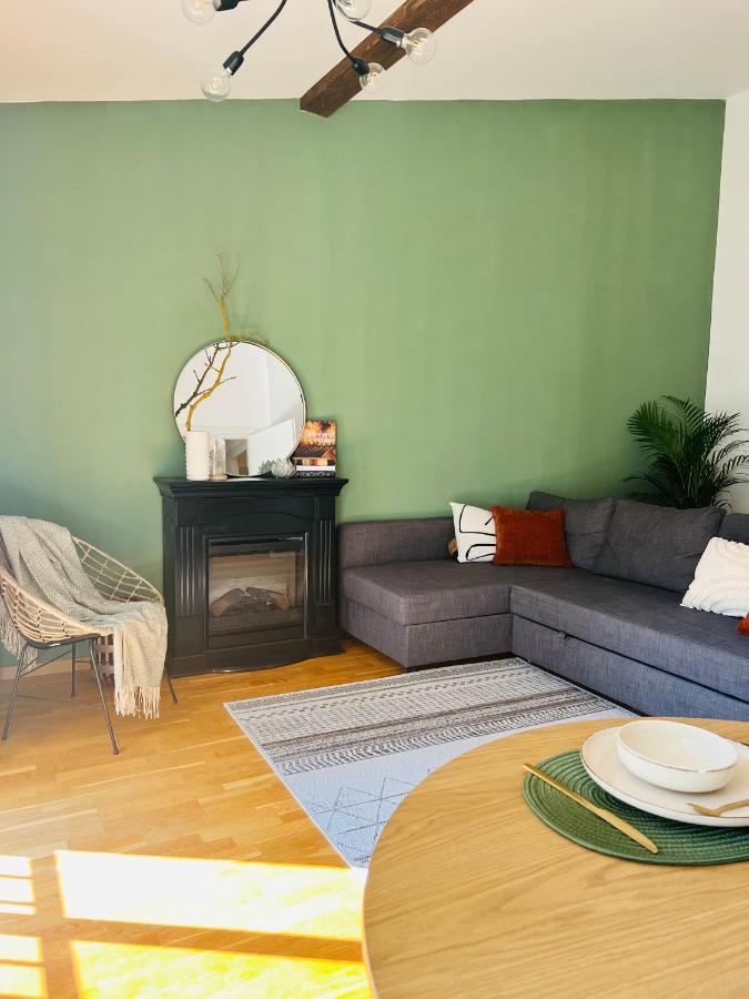 Apartment Black Pearl By Vysehrad Castle