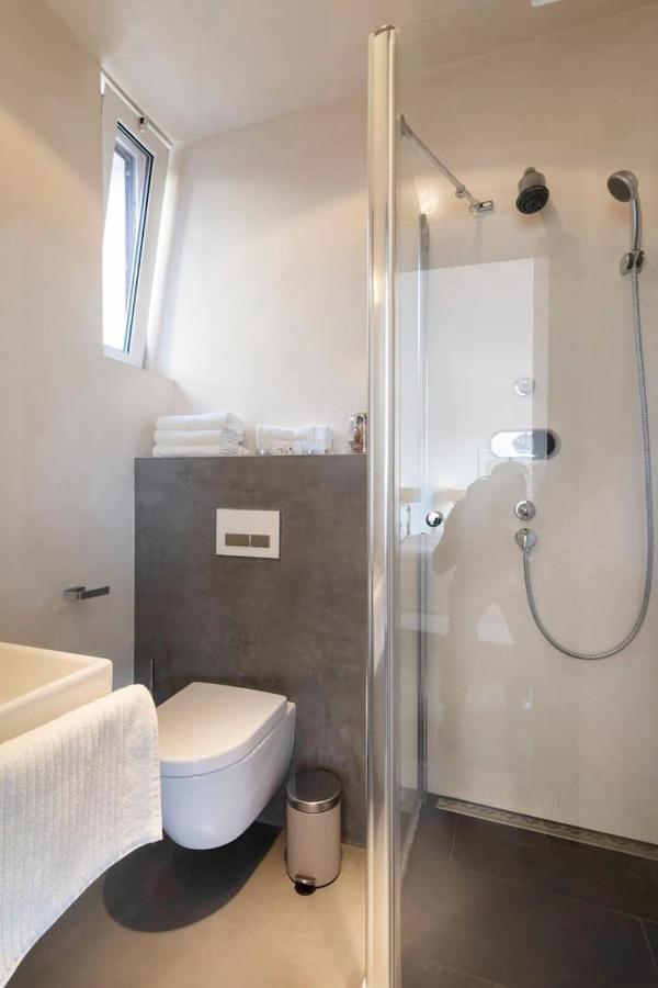 Miami Lovely Romantic Garden With Whirlpool Apartment Prague