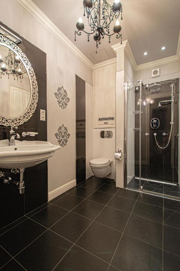 Luxury 150m2 On Wencelas Square With Private Garage Prague