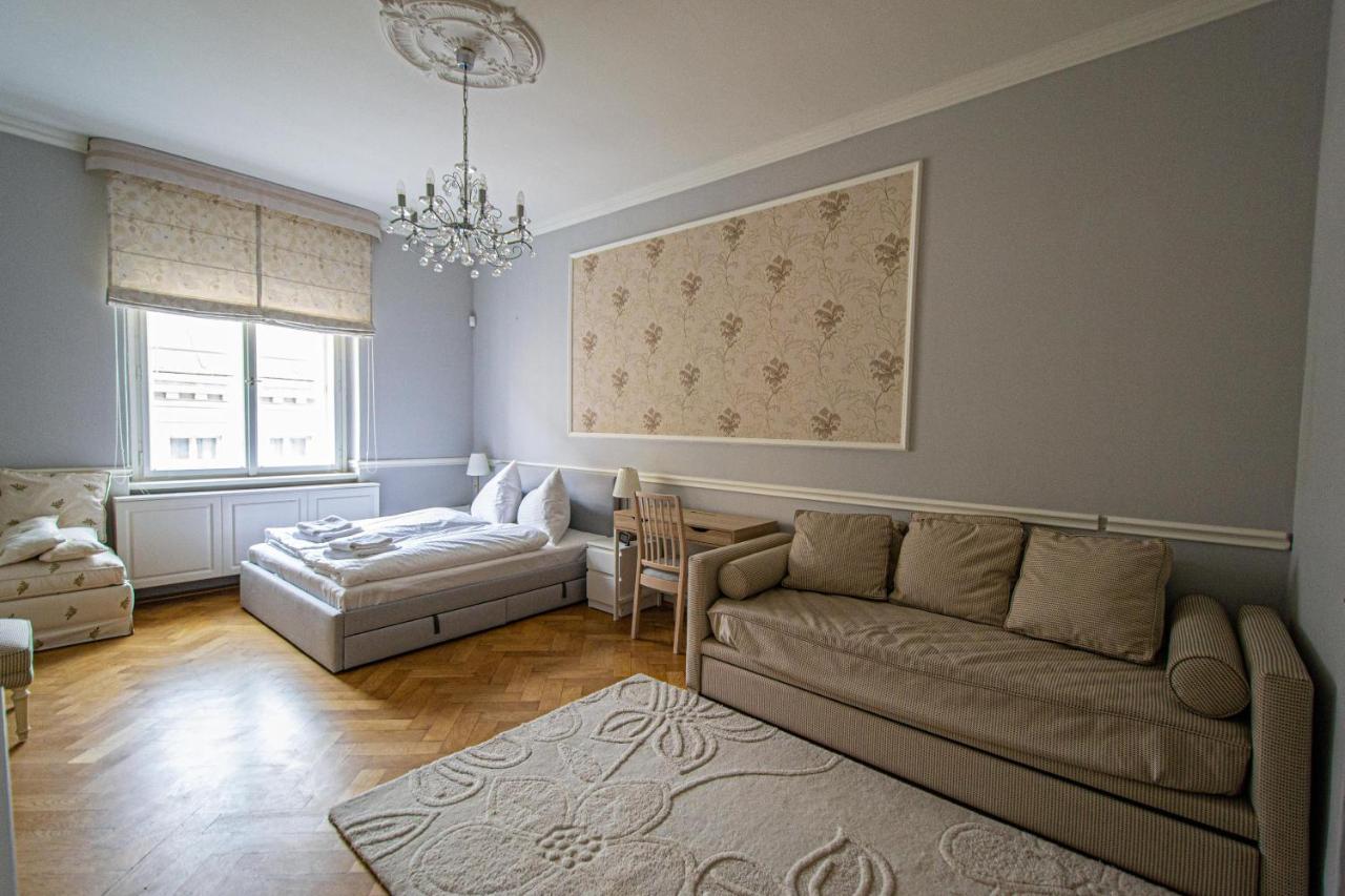 Luxury 150m2 On Wencelas Square With Private Garage * Prague