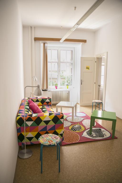 Dizzy Daisy Hostel