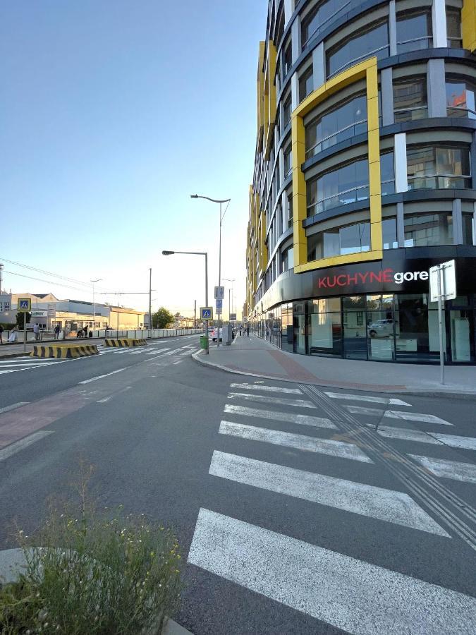 Vit - Free Parking - O2 Arena *