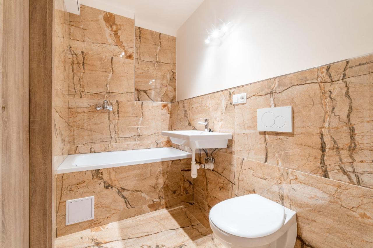 Penthouse # 81 With Panoramic View In Elite Rezidence With Free Parking Prague