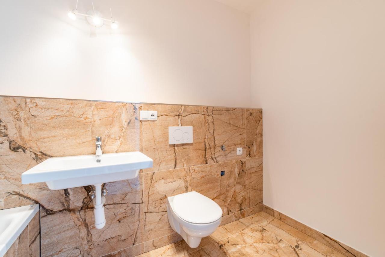 Penthouse # 81 With Panoramic View In Elite Rezidence With Free Parking * Prague