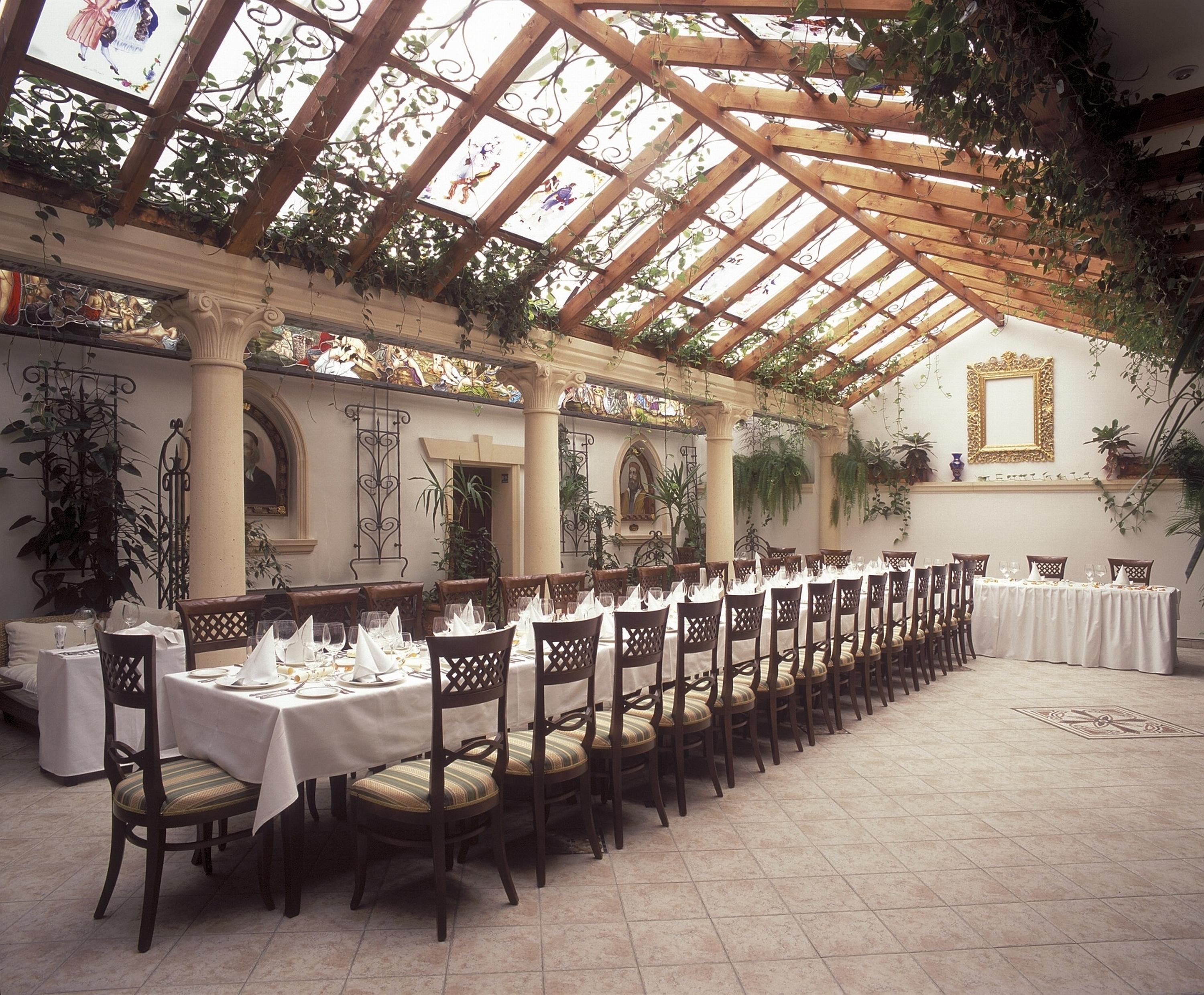 Garden Hotel 4*