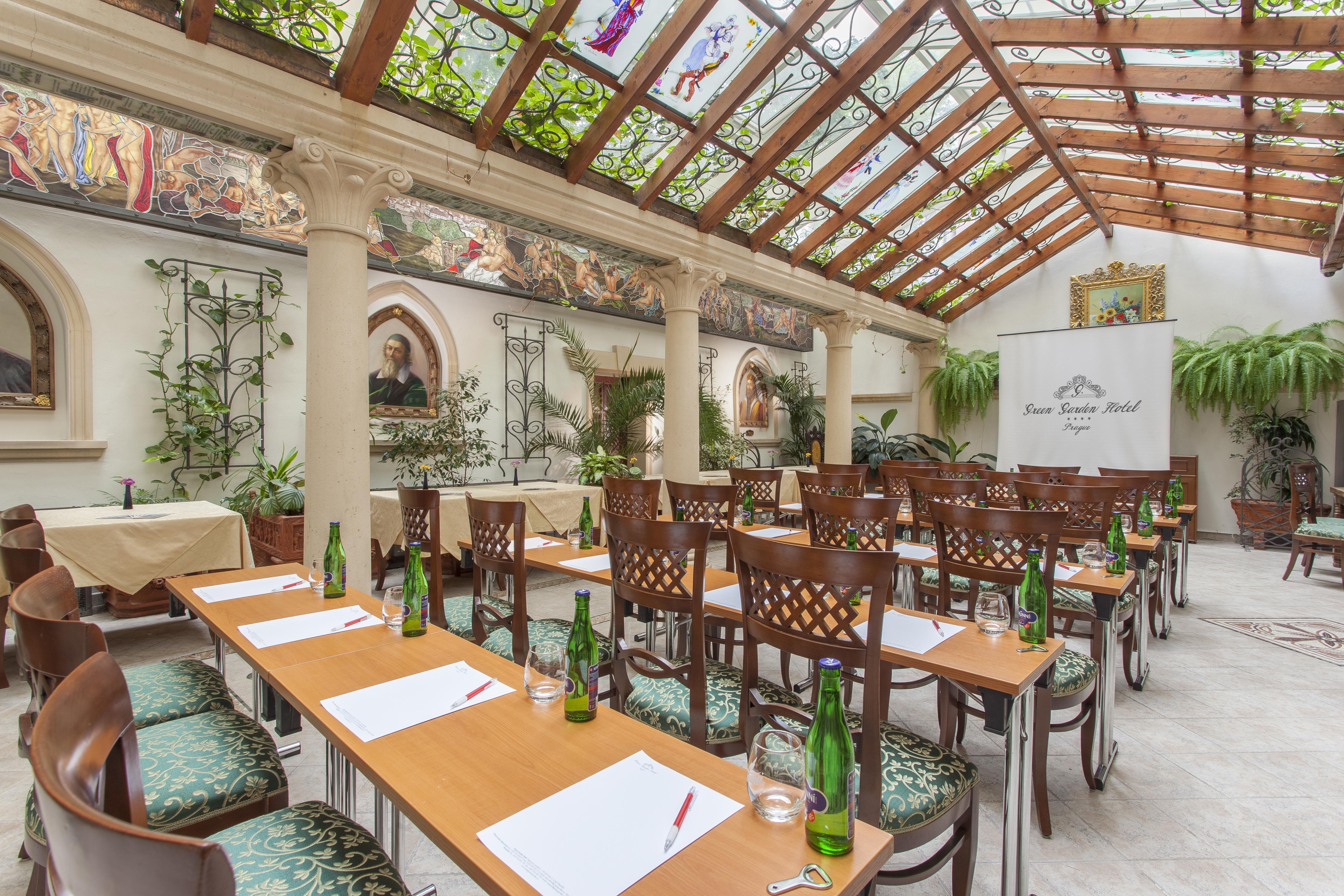 Garden Hotel 4*