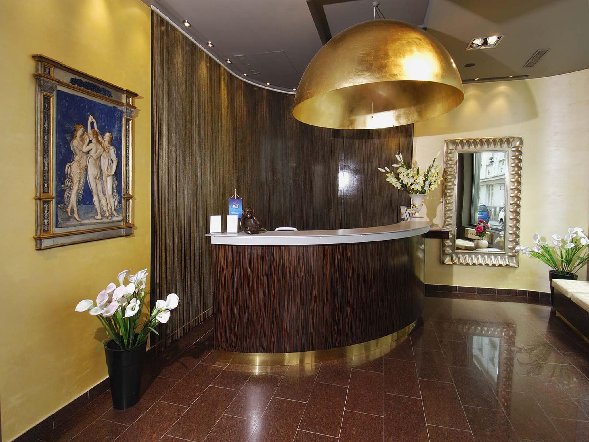 Ea Crystal Palace 4* Praga