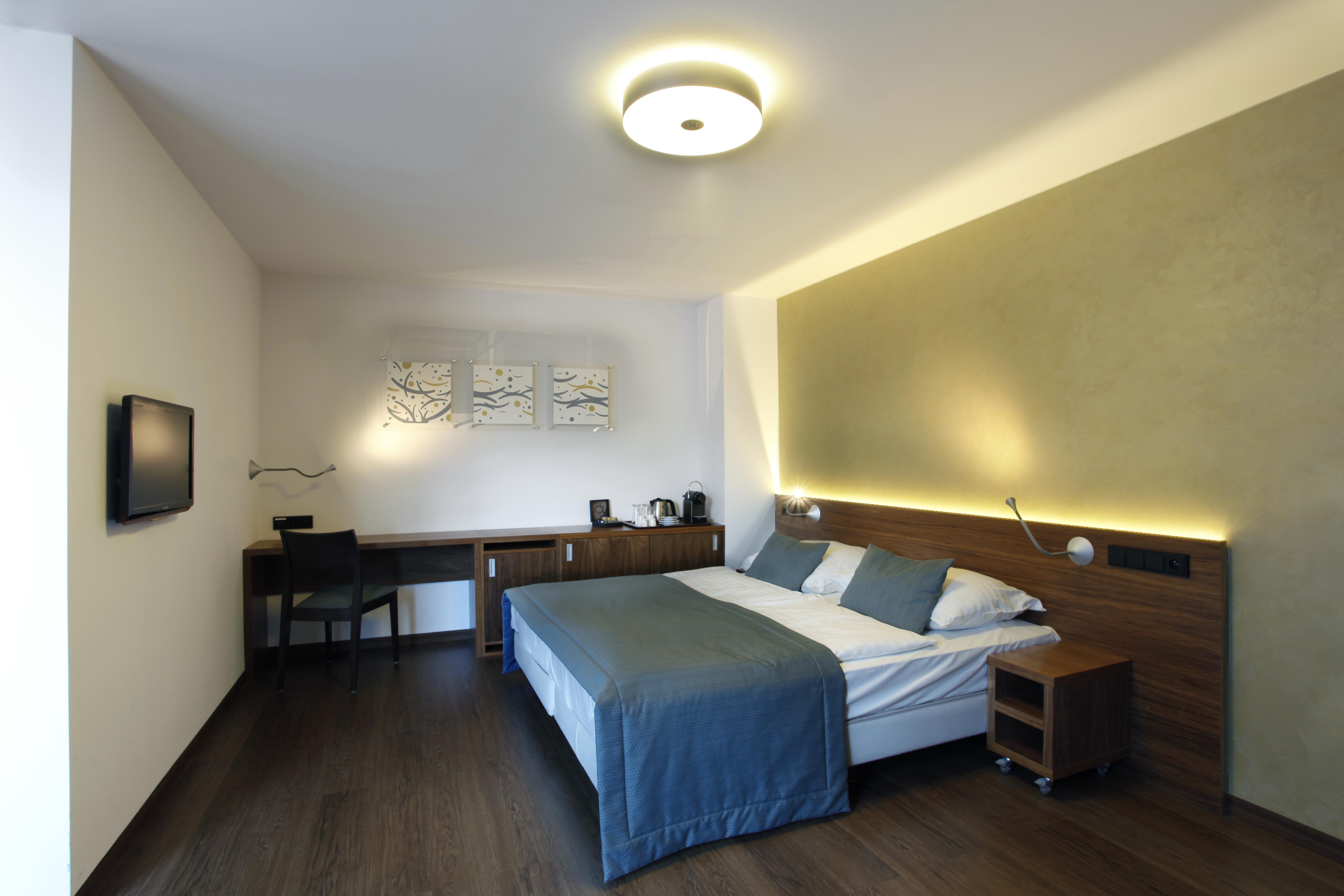 Carol Otel Prag