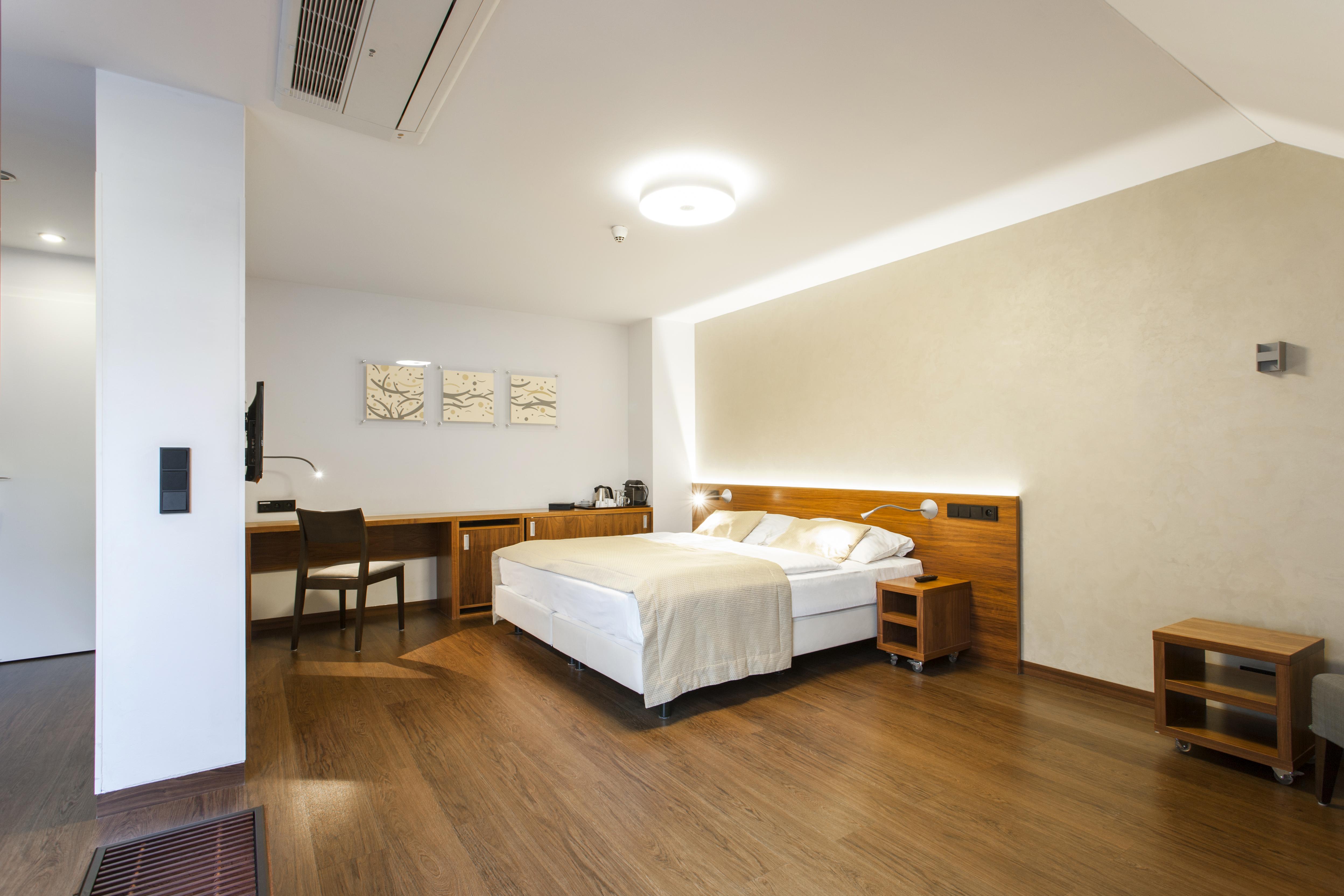 Otel Carol 4*