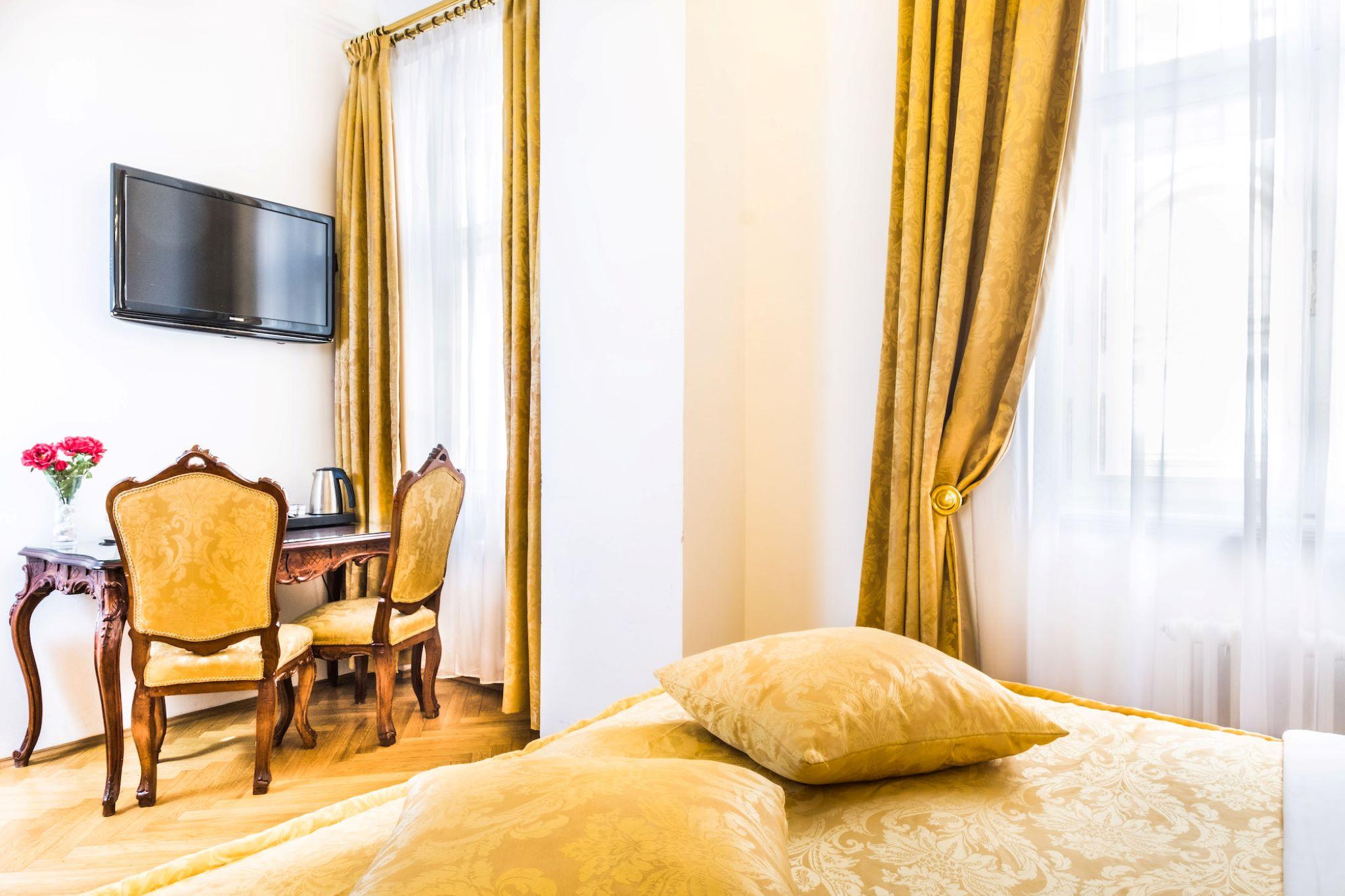 Charles Bridge Palace Hotel 4*