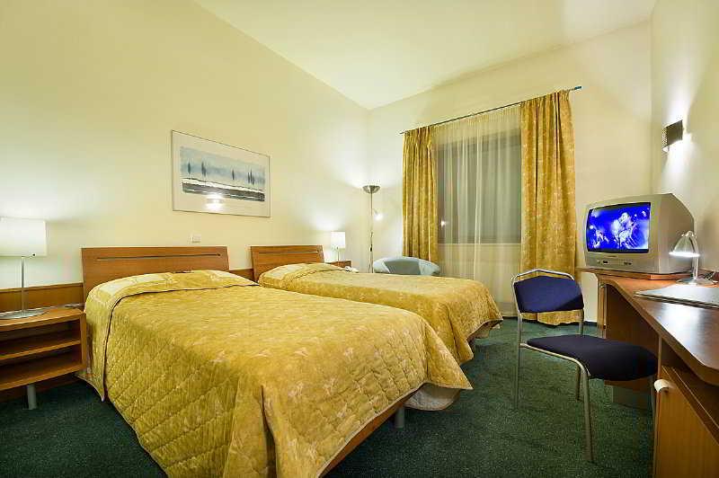 Ramada Airport Hotel Prague
