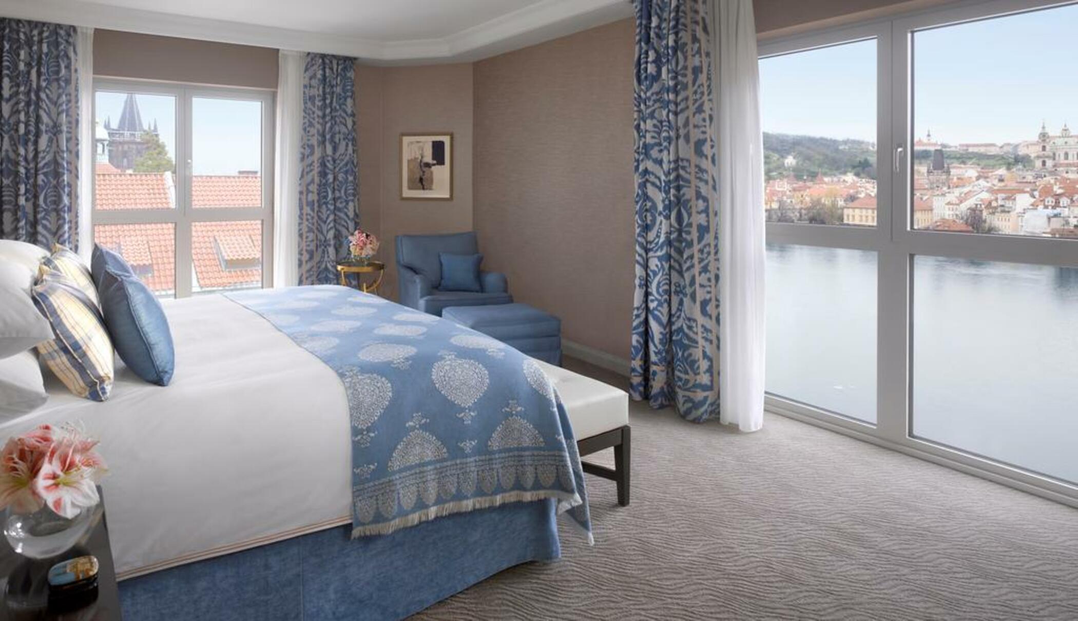 Four Seasons 5*