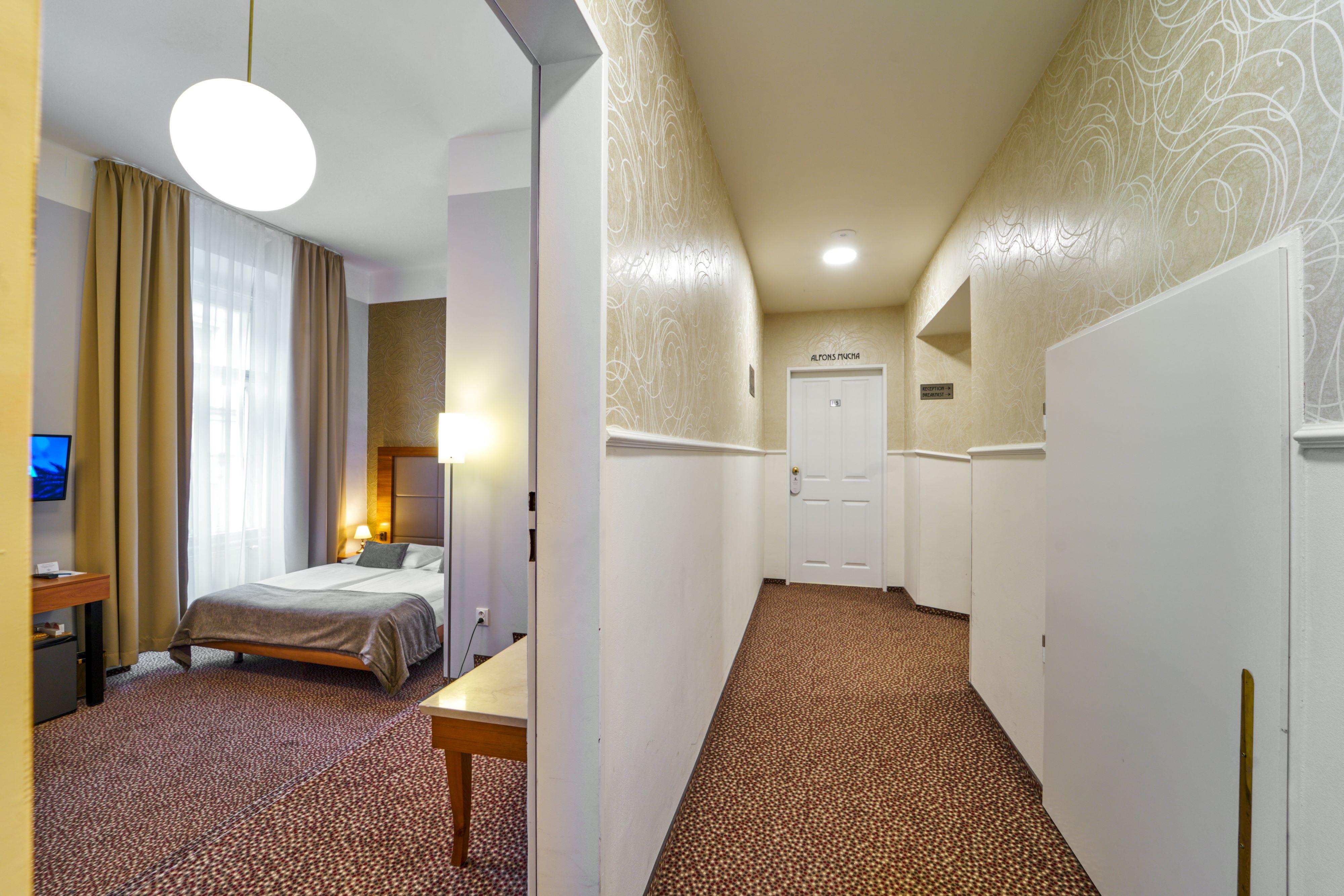 Metropolitan Old Town - Czech Leading Hotel