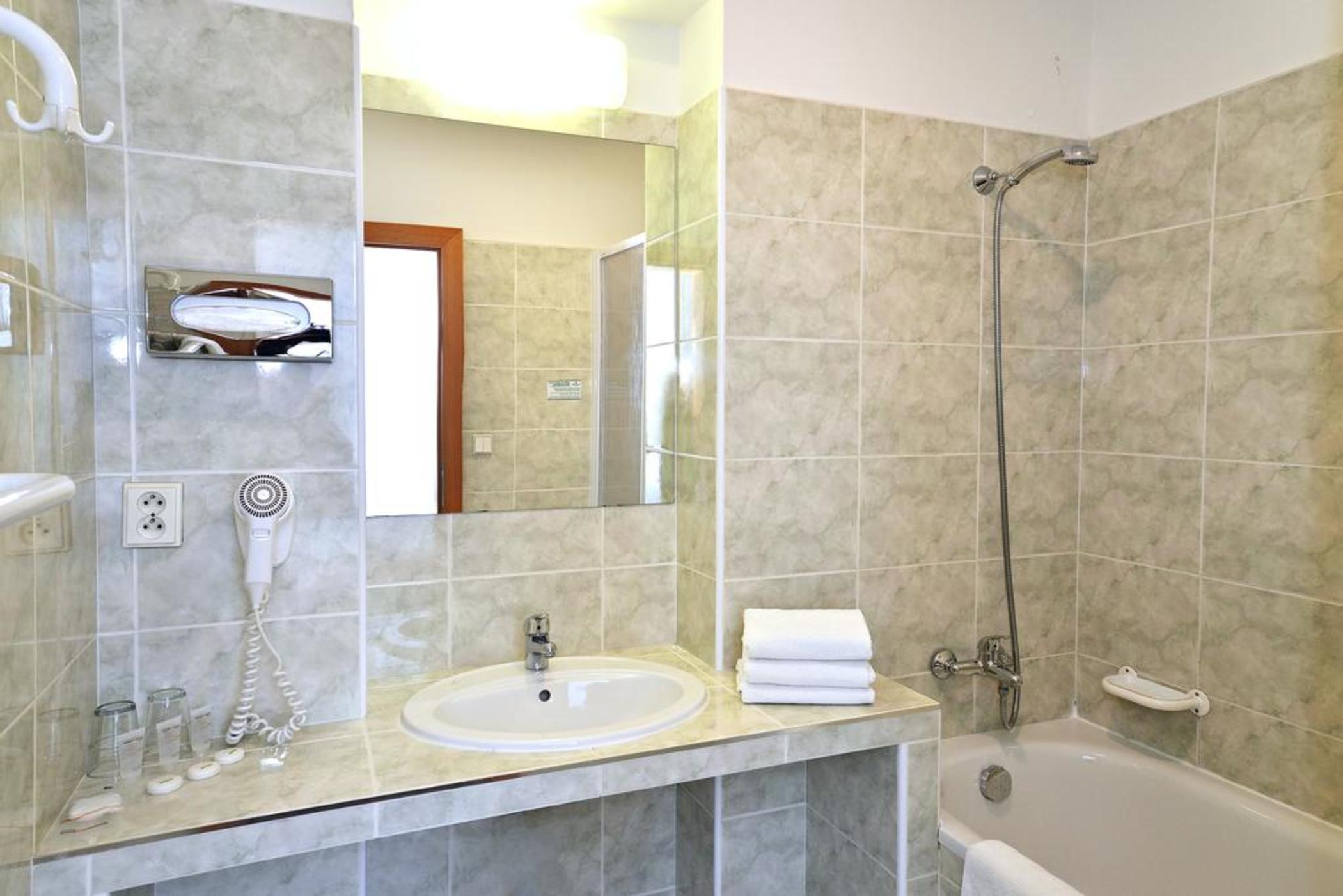 Hotel Merkur - Czech Leading 4*