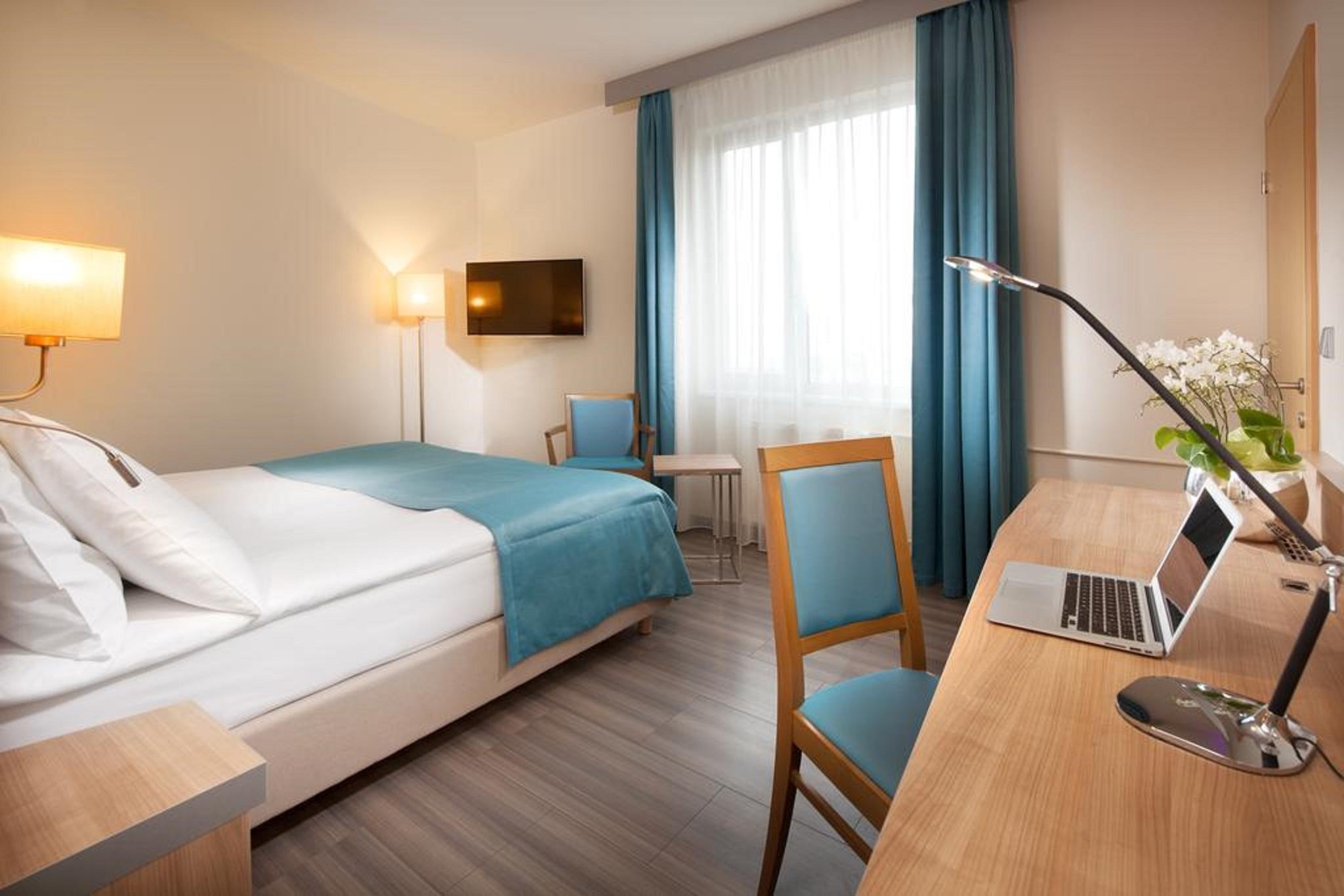 By Ihg Hotel 4*