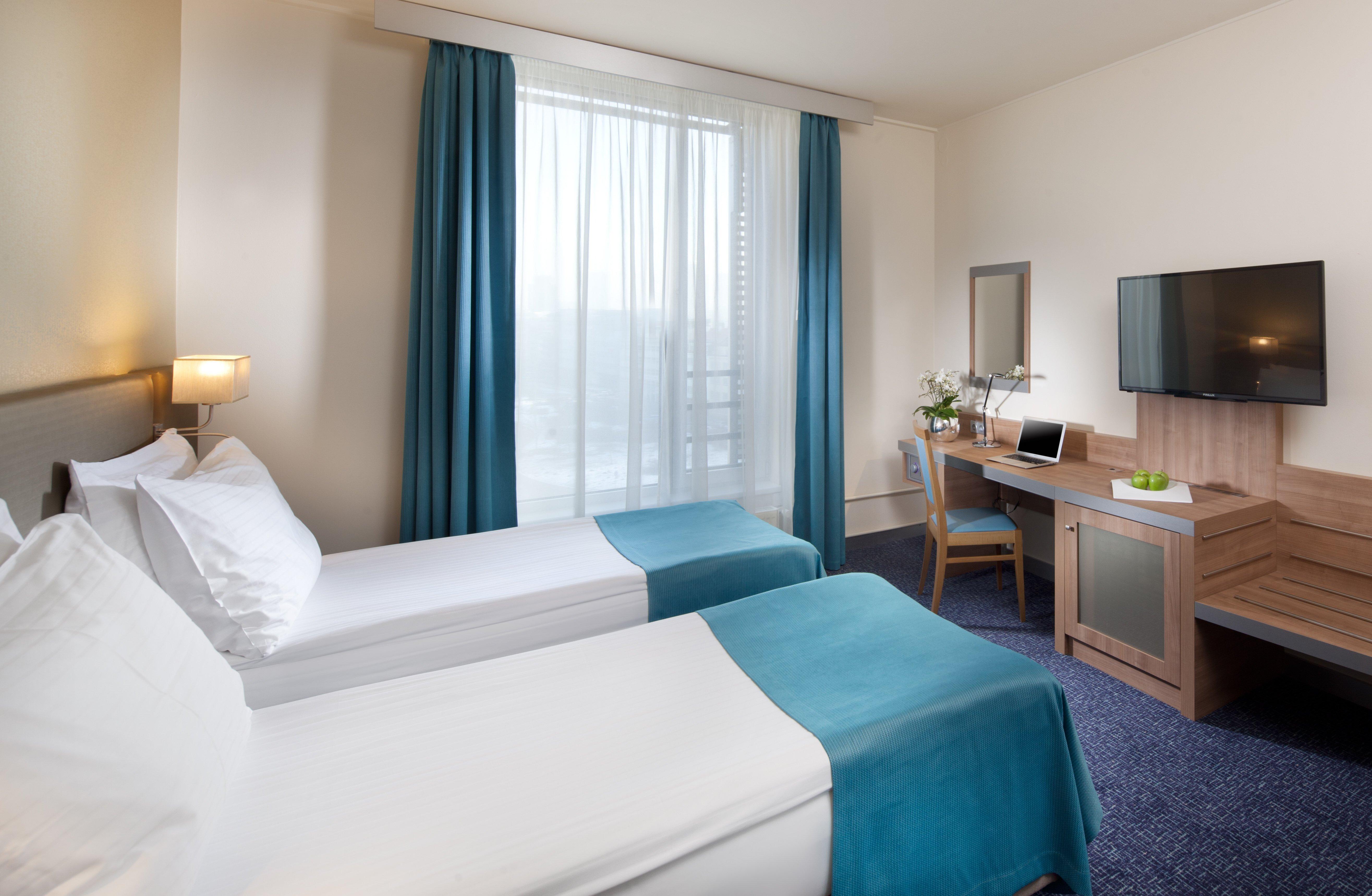 Hotel By Ihg