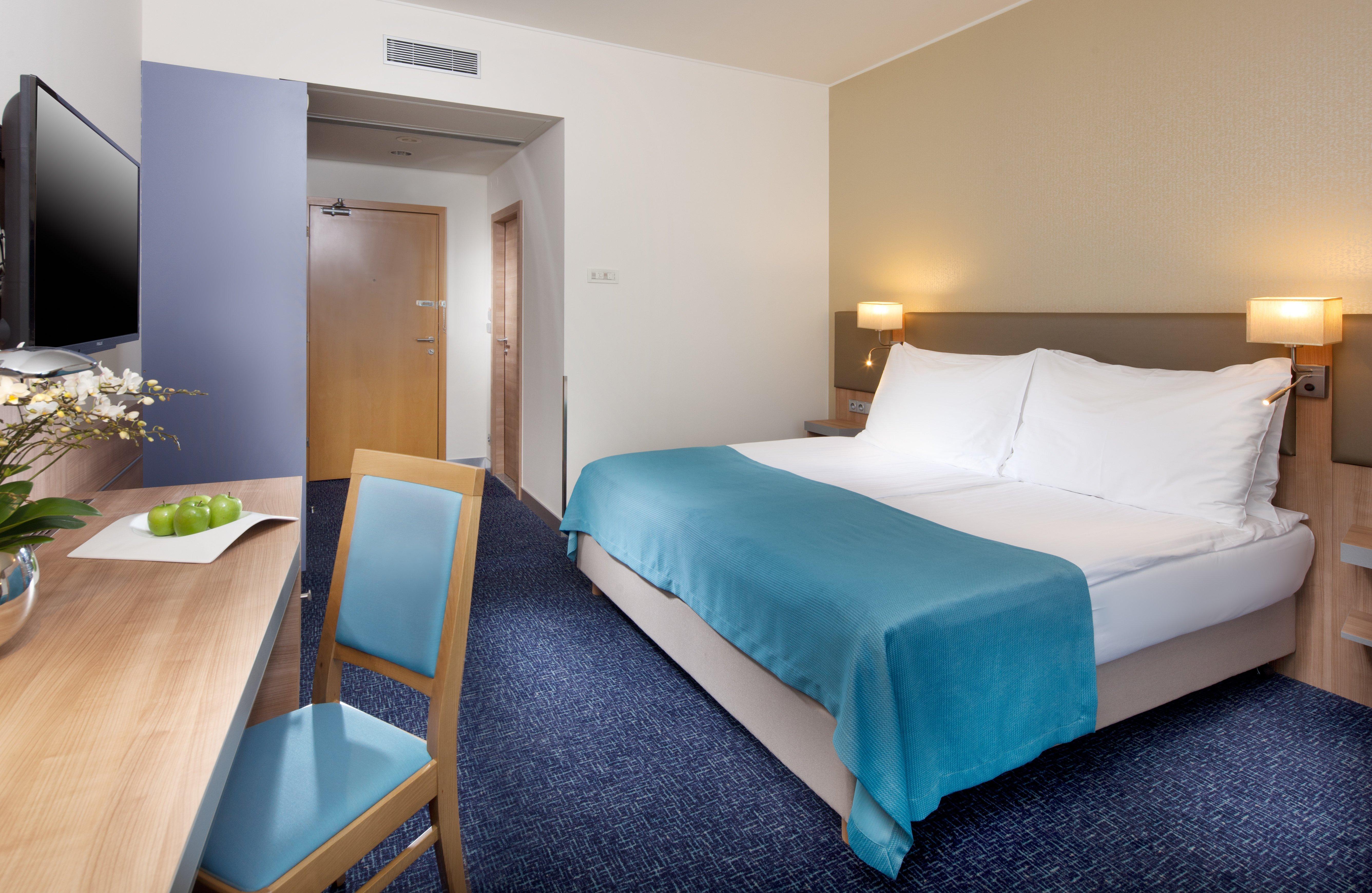 By Ihg
