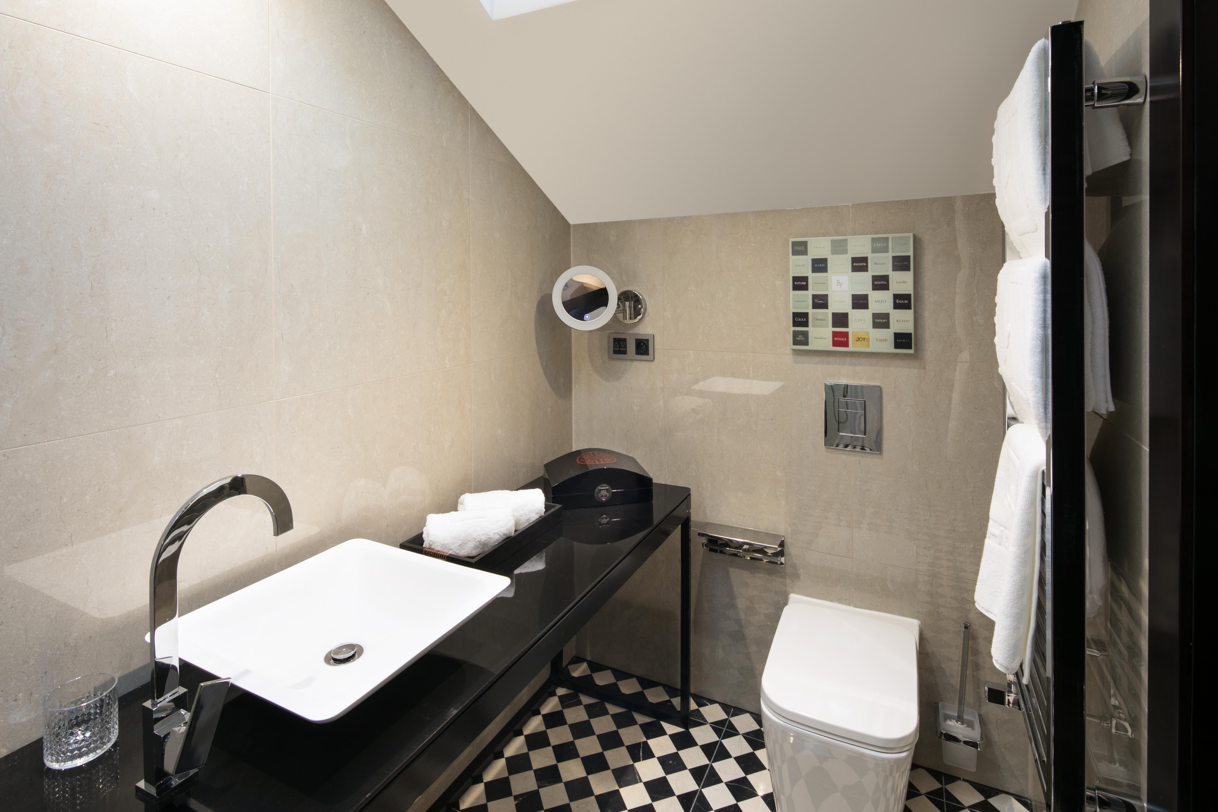 Quentin Hotel 4*
