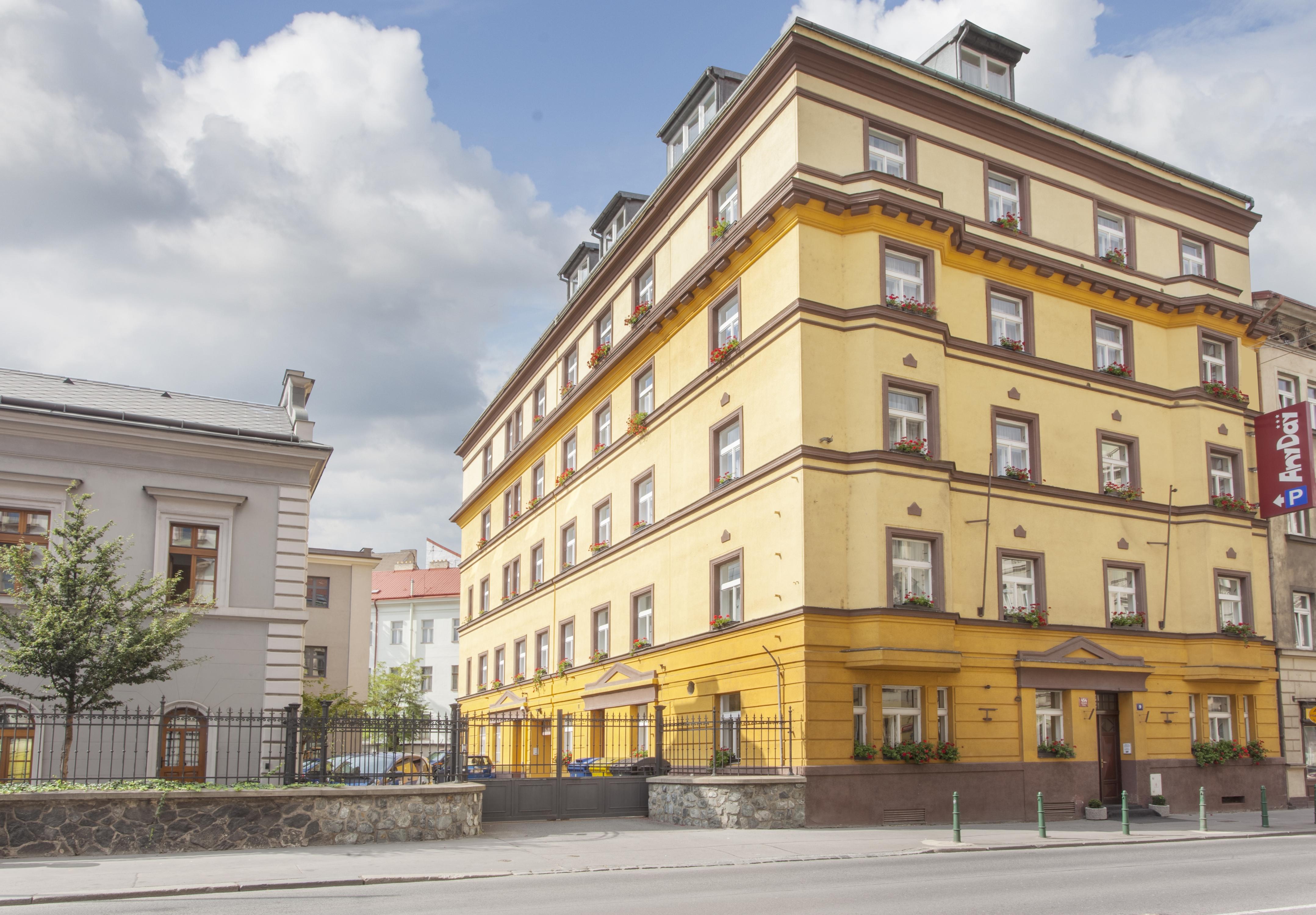 Anyday Aparthotel