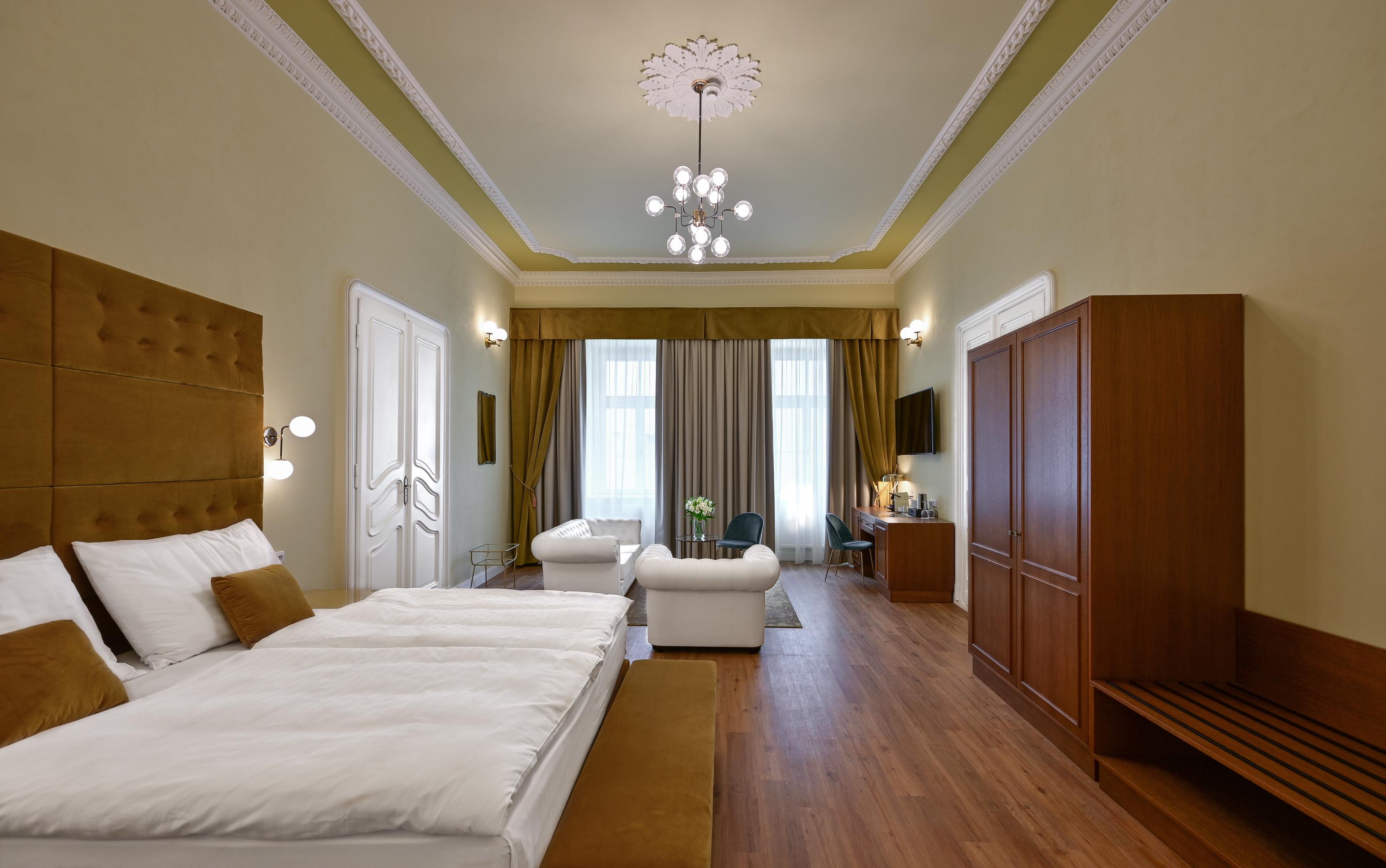Garden Court Hotel 4*