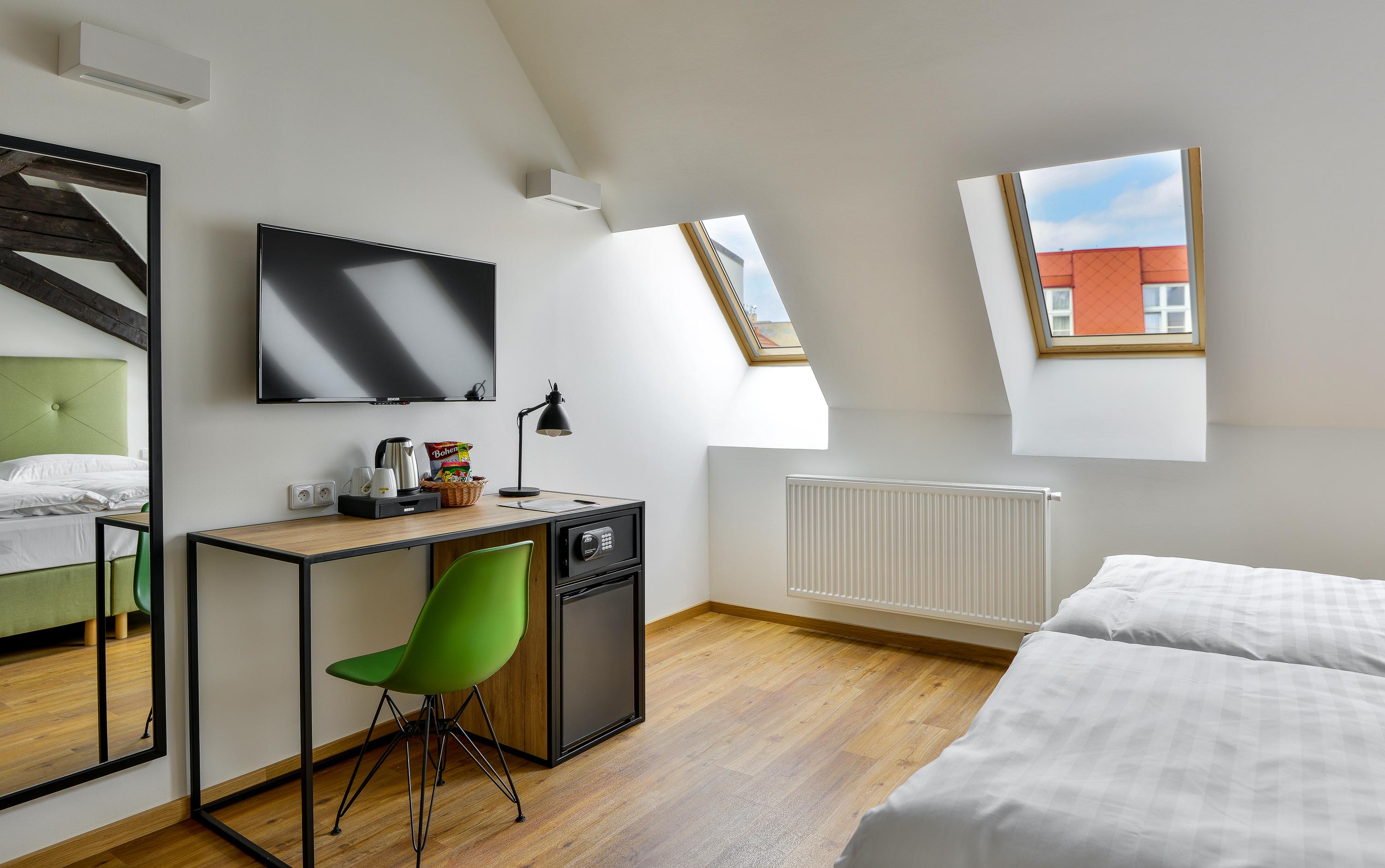 Garden Court Hotel 4*