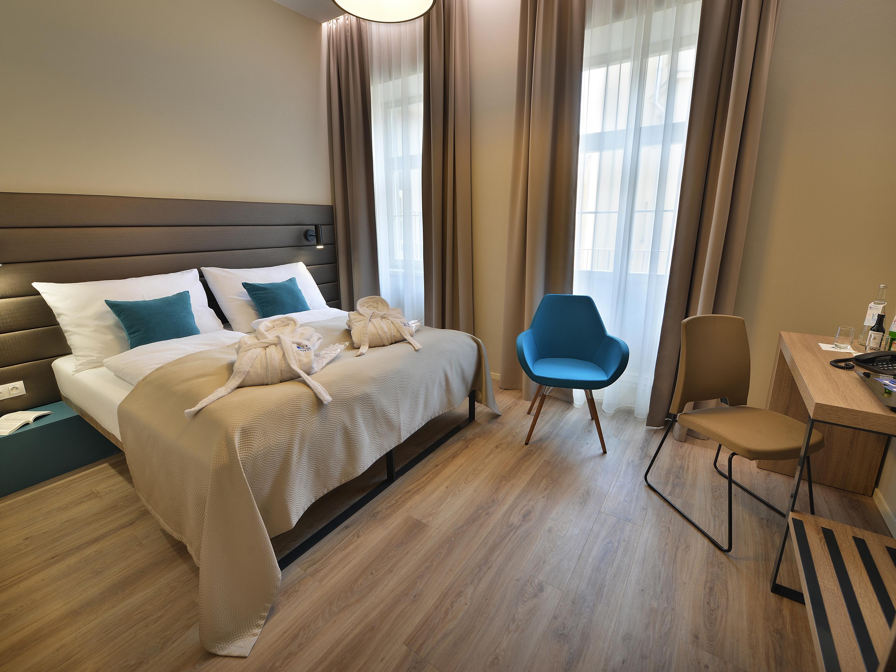 Hotel Ea New Town 4*