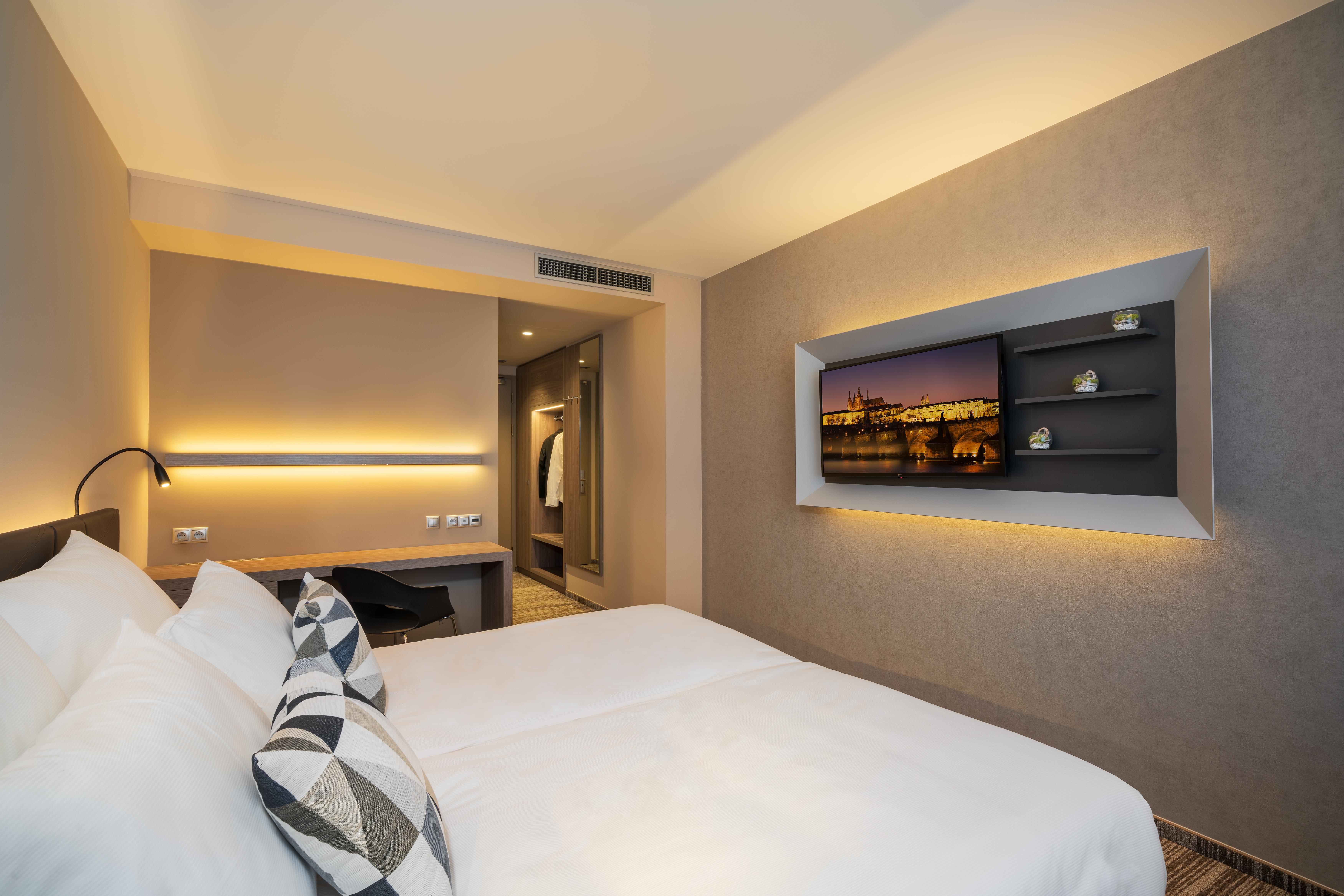 Cube Hotel 4*
