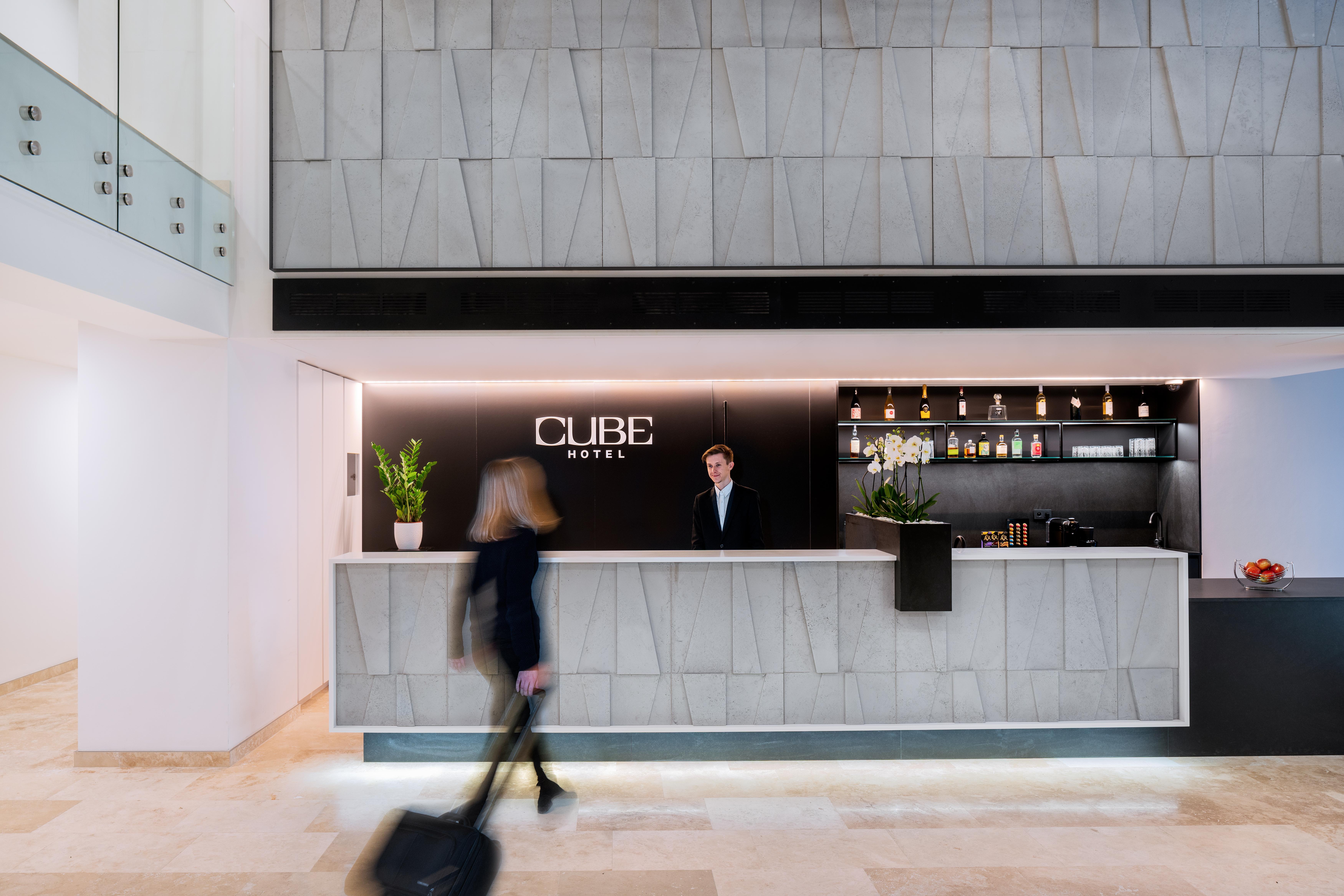 Cube Hotel 4*