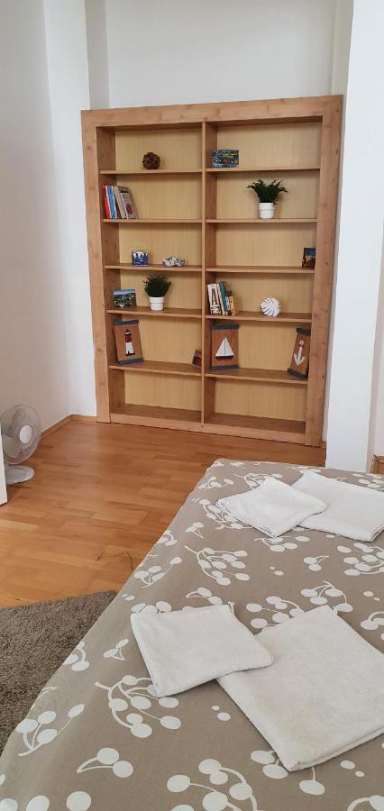 Old Town Apartment *