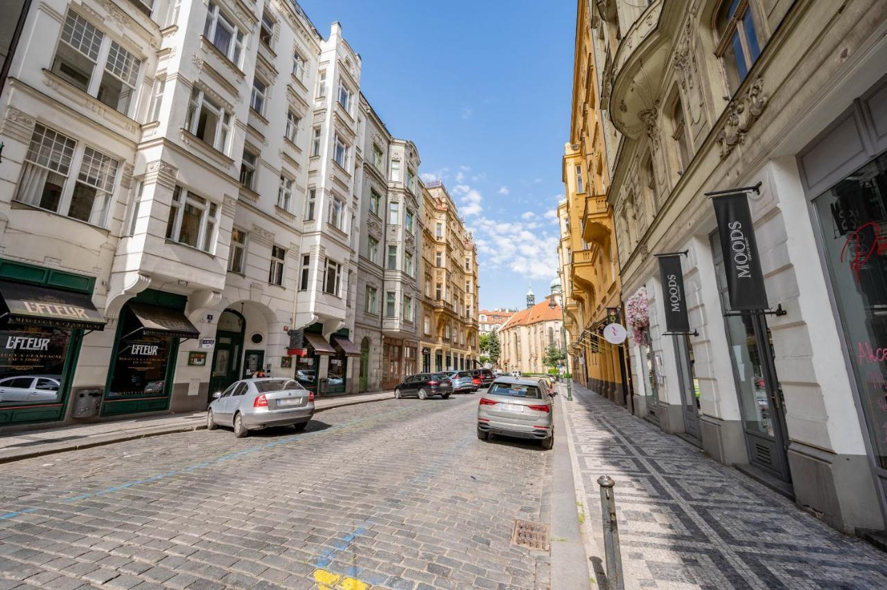 Days - Old Town - Spacious Praga