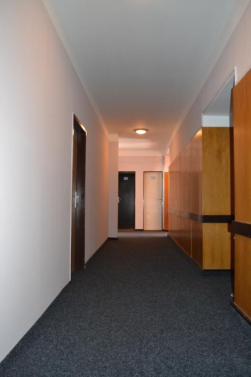 Damiell Hostel *