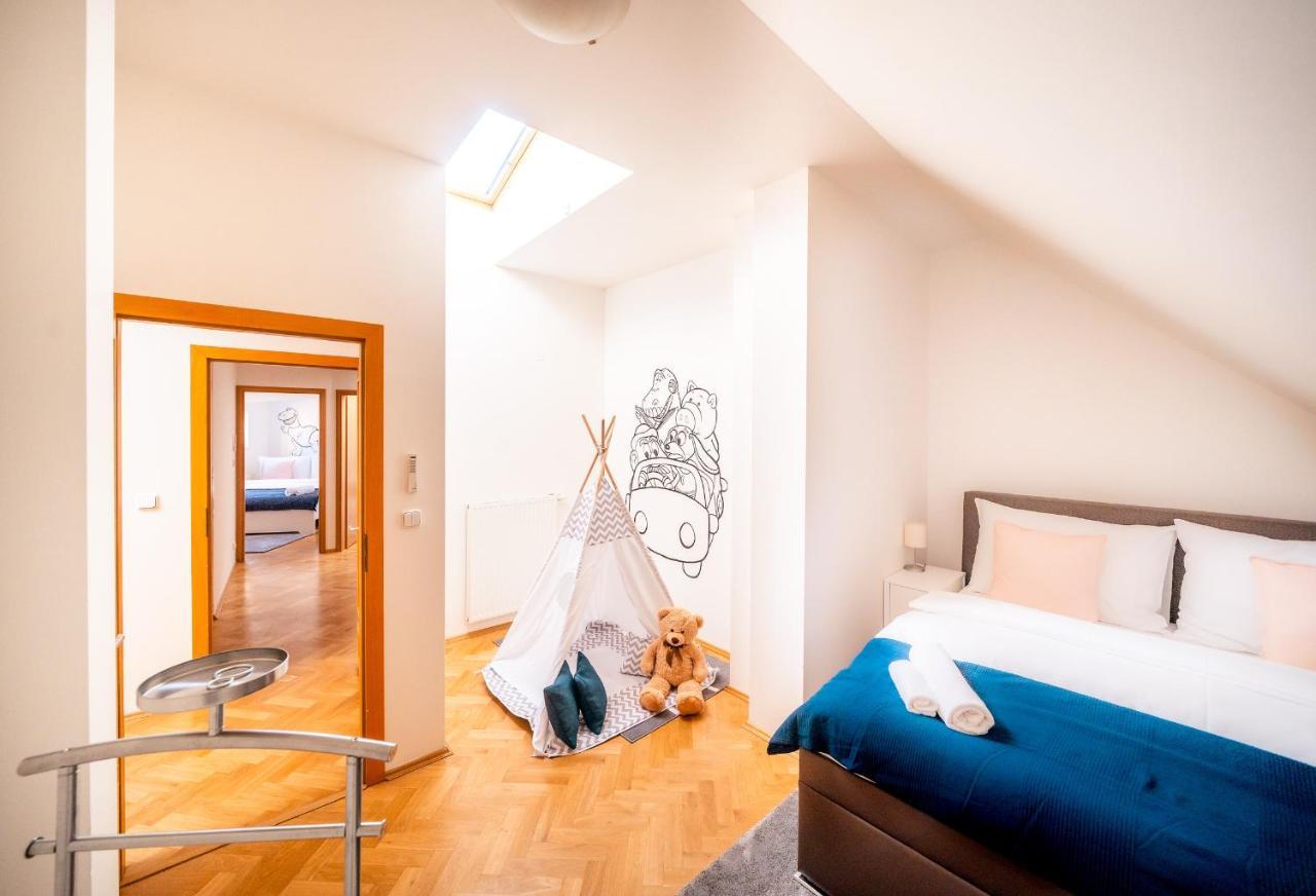 Klimentska Cartoon Apartment
