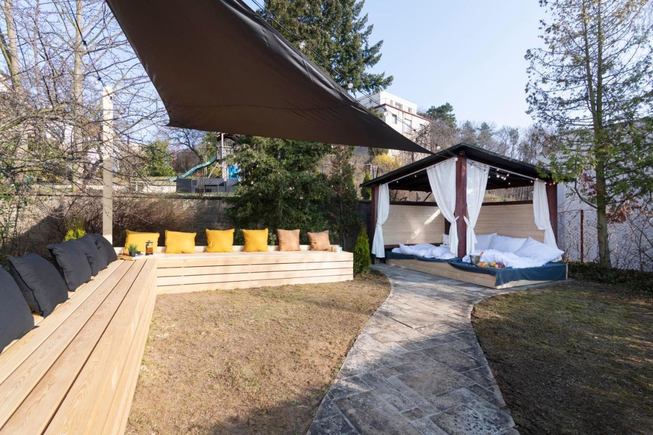 Miami Lovely Romantic Garden With Whirlpool