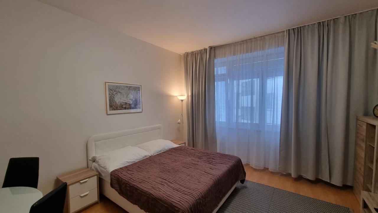 Londynska 83 * Prague