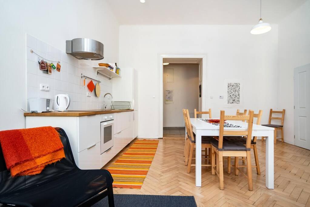Bright, Spacious In The Historic Centre *
