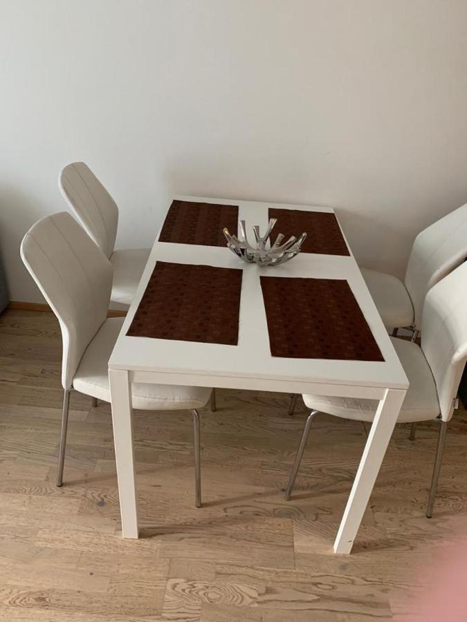 Appartement Garden Tower - 8 Min Do Centra, Garaz