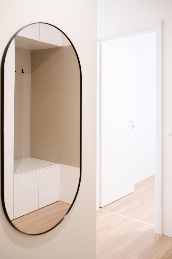Newly Built In Vibrant Neighbourhood * Praga