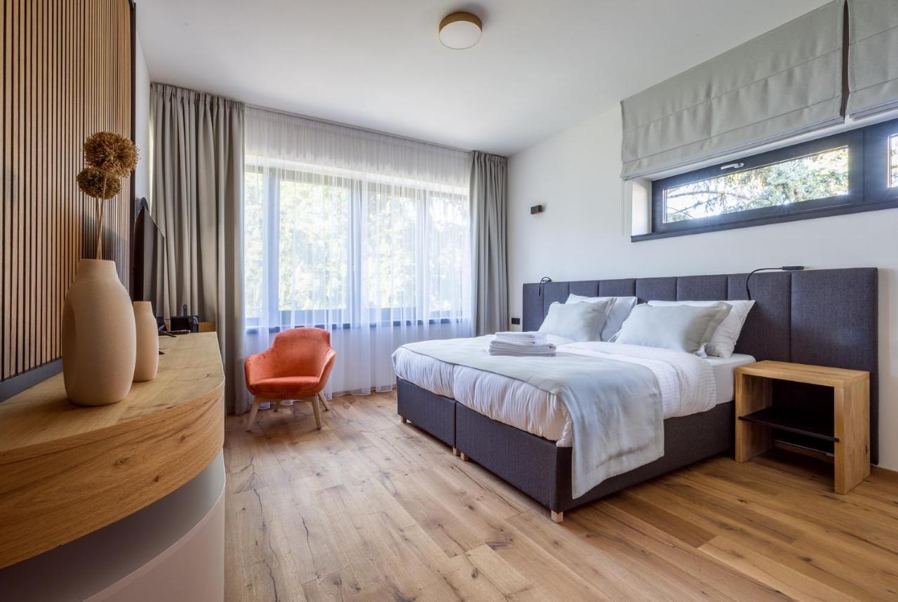 Vista & Club Otel 4*
