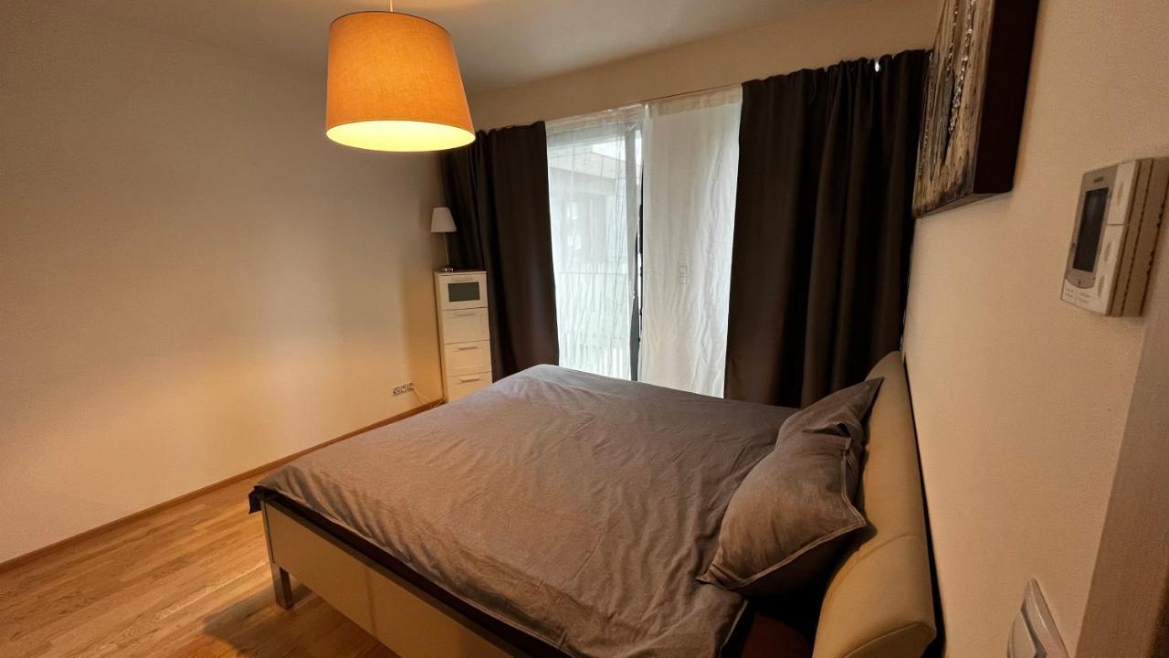 Appartement Garden Tower - 8 Min Do Centra, Garaz